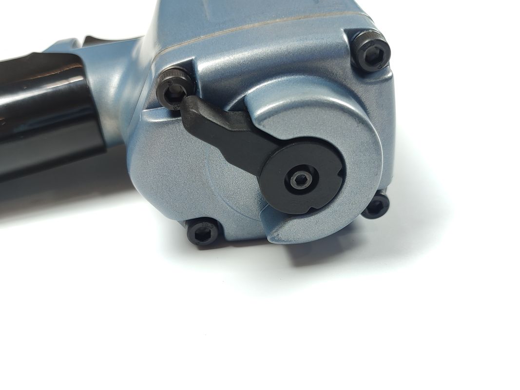 1.7 กิโลกรัม 750nm Small Air Impact Wrench Gun 1/2 In Air Inlet 3/8 In Min Hose ขนาด